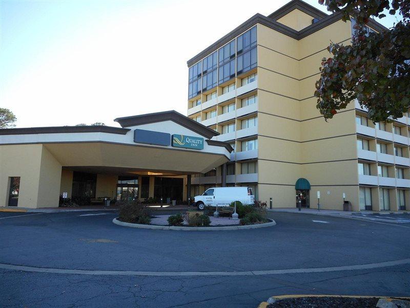 Quality Inn Near Hampton Coliseum Exterior photo