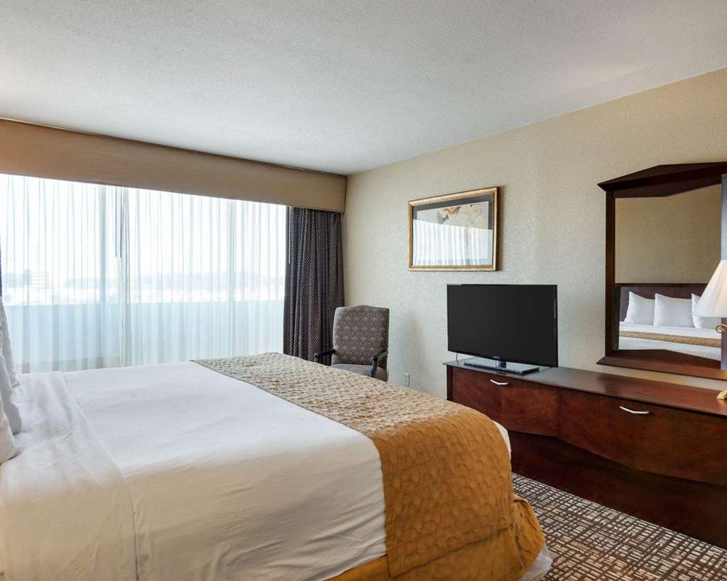 Quality Inn Near Hampton Coliseum Room photo